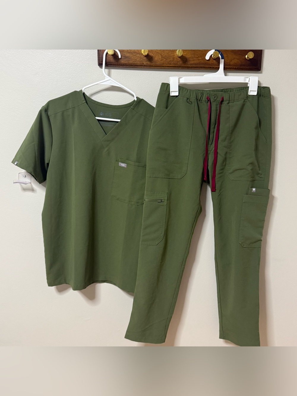FIGS Technical Collection Mens Medium Green Scrub Set Pants Top Cairo Leon Small